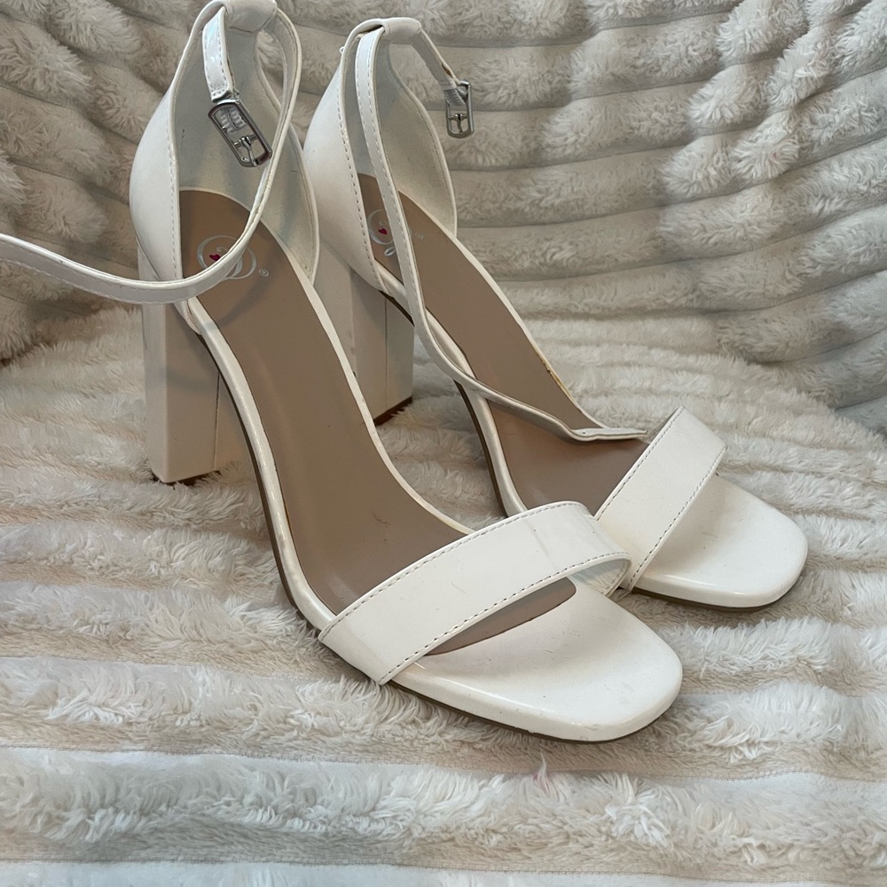 Elegant White Block Heel Sandals - Never worn